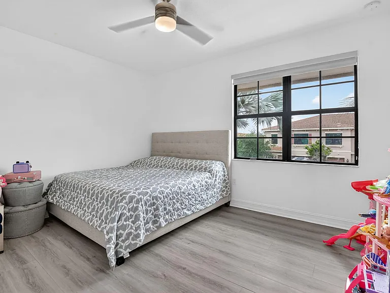 10106 Akenside Dr — Photo 24