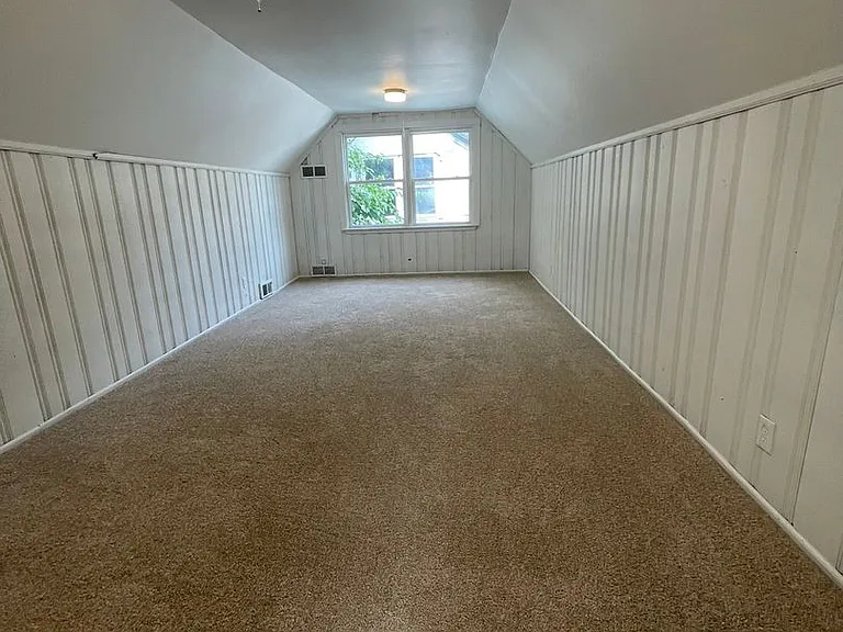 18601 Pembroke Ave — Photo 1