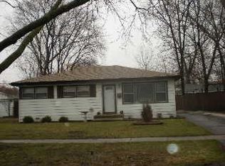221 N Greenview Ave, Mundelein, IL