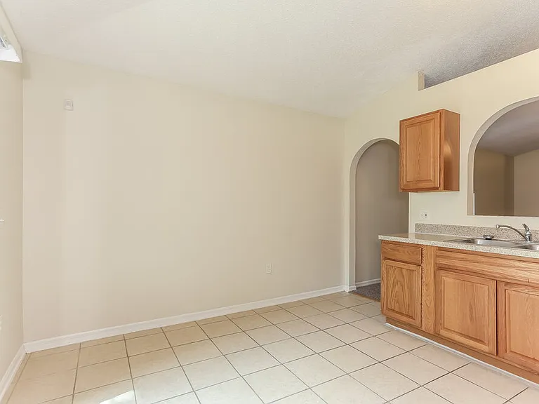 12744 Ashbrook Cir W — Photo 6