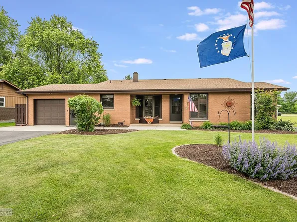 1211 Prairie Ln, Yorkville, IL 60560