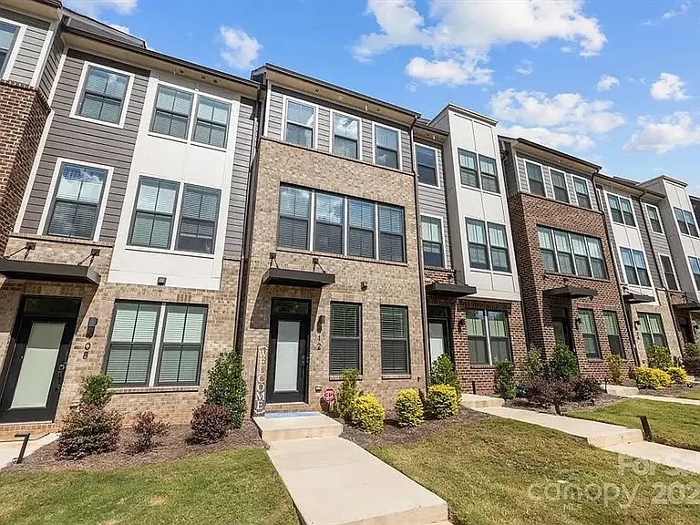 912 Broad River Ln — Photo 1
