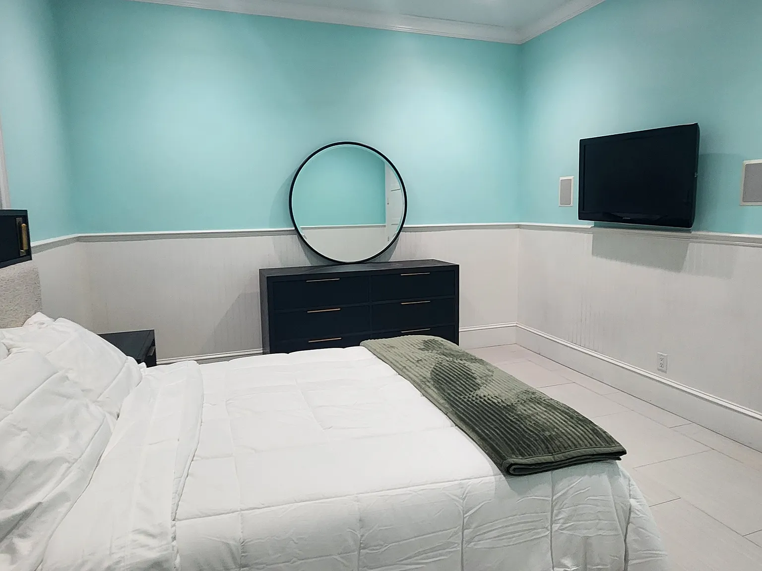 5 bed, $12,000 — Photo 2