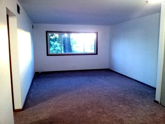 5th image of 1925 E Oakton St APT 1A