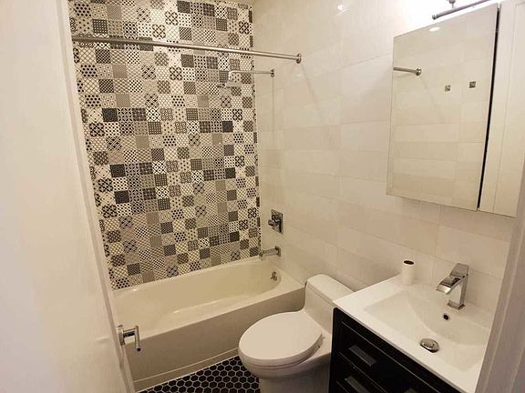 4th image of 154 Woodruff Ave #3B