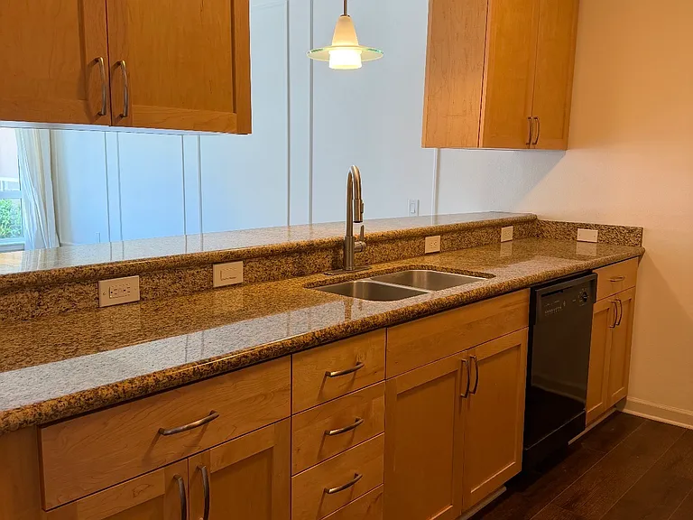 1620 NE Broadway St #517 — Photo 8