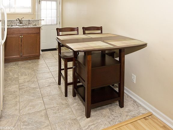 4th image of 427 Salem Sq #427