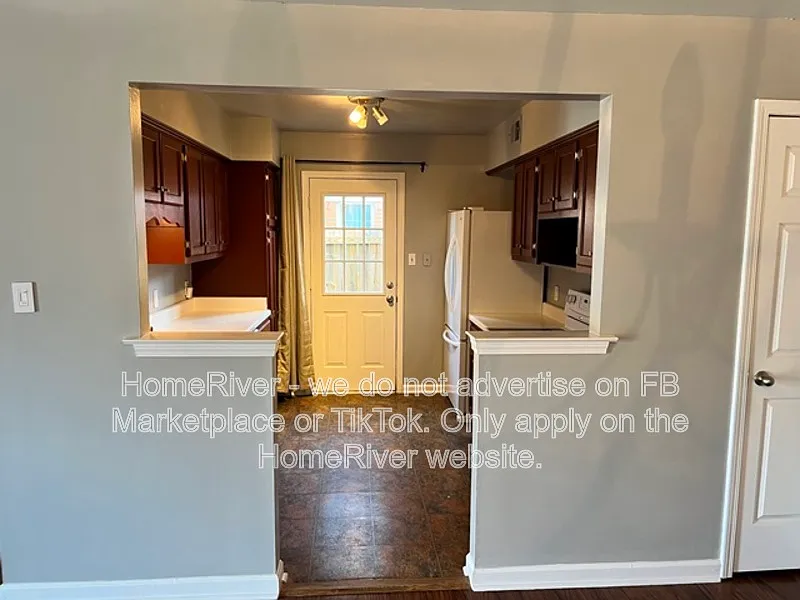 2 bed, 2.0 bath, 1368 sqft, $1,525 — Photo 2