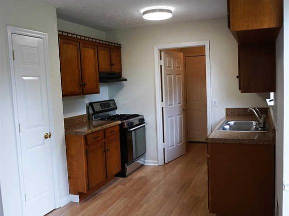 5th image of 588 Mason Tucker Dr