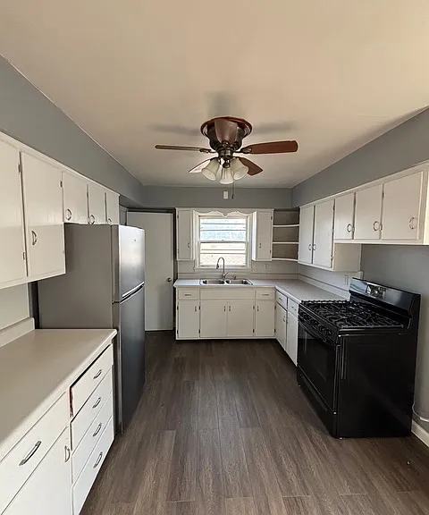 2050 Hickory Grove Ave — Photo 1