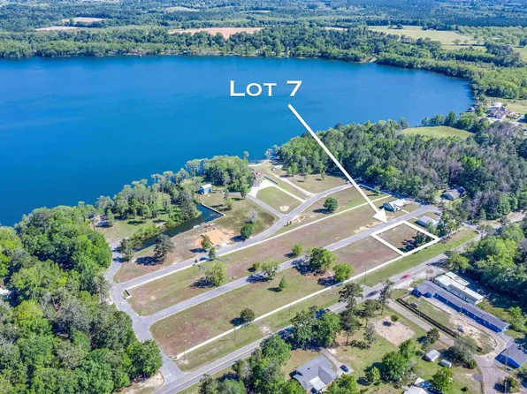 7 Landing Ave, Florala, AL 36442