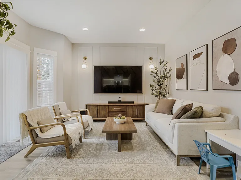 8573 SE Gray St — Photo 9