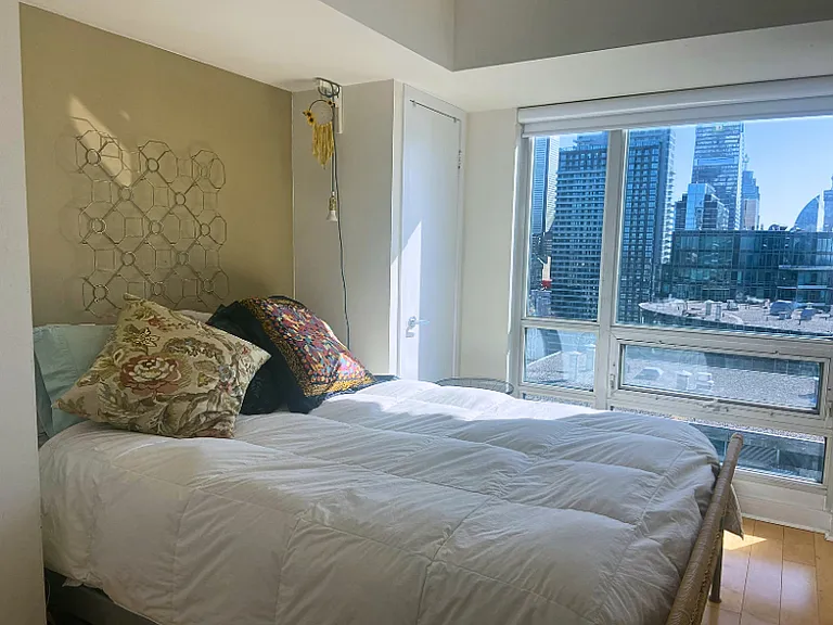397 Front St W #3910 — Photo 7