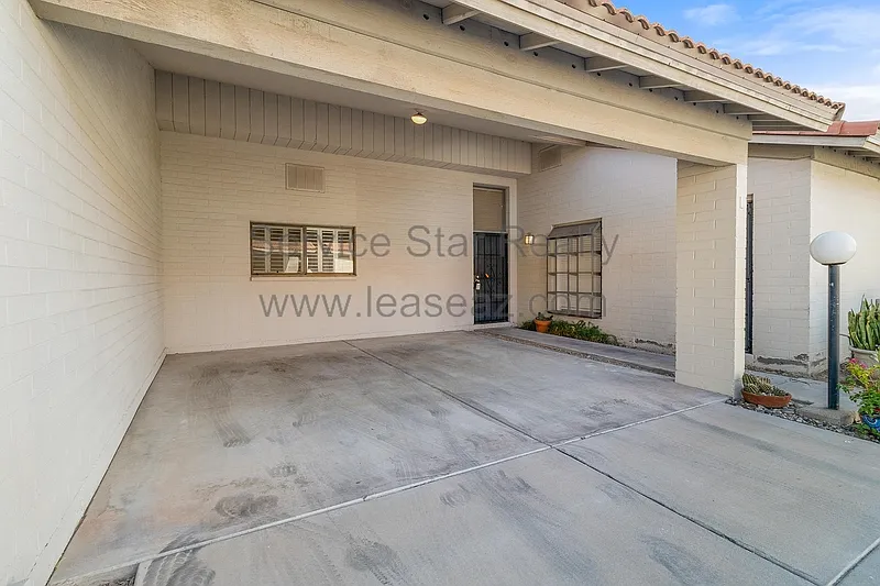 2 bed, 2.0 bath, 1279 sqft, $2,025 — Photo 3