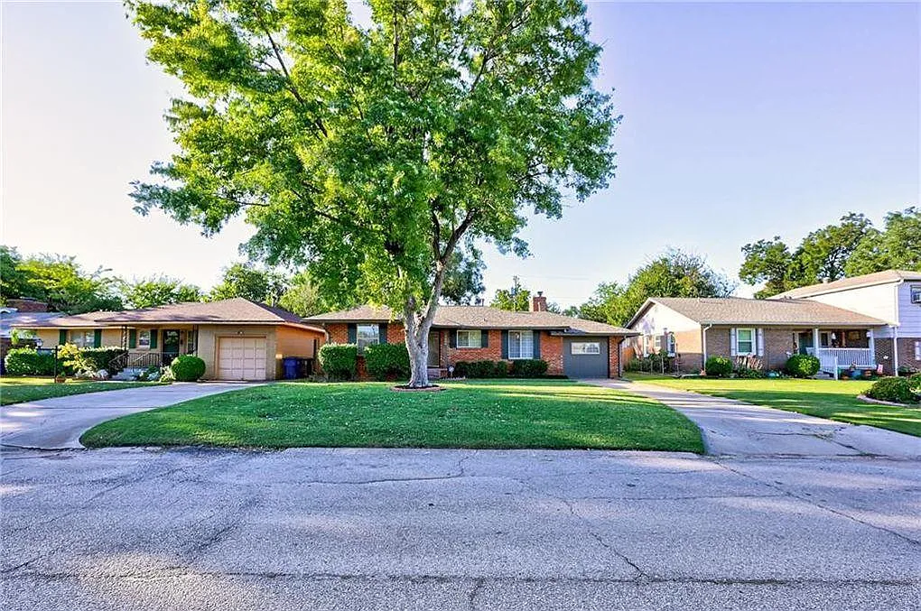 2 bed, 1270 sqft, $1,425 — Photo 2