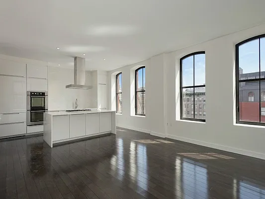 Rented by Sotheby's International Realty | media 48