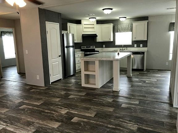 3rd image of 203 NE 51st St #606