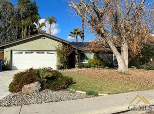 7404 Lordsburg Dr, Bakersfield, CA 93309