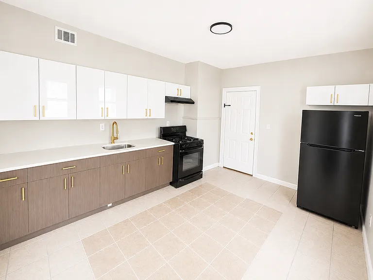 114 Lyons Ave #2 — Photo 2