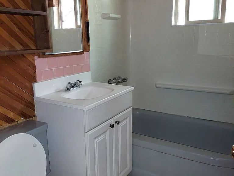 2581 Elwood Ave — Photo 6