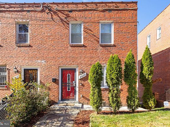 2nd image of 2421 18th Pl SE