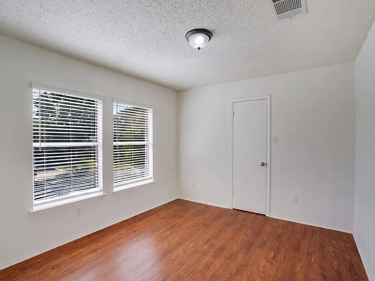 2602 Stapleford Dr — Photo 12