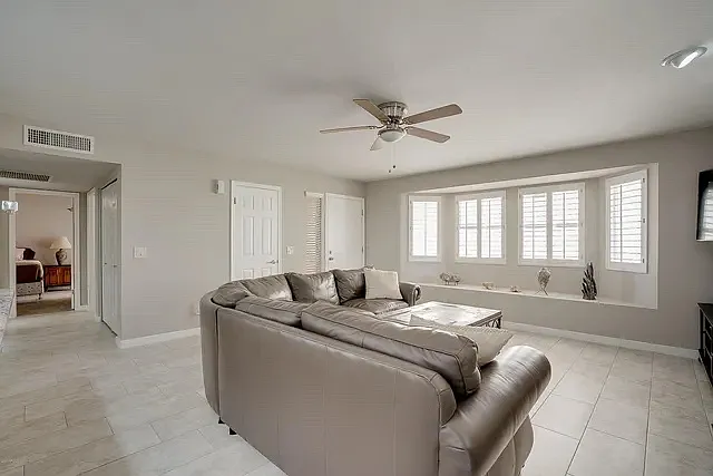 10925 E Hope Dr — Photo 7