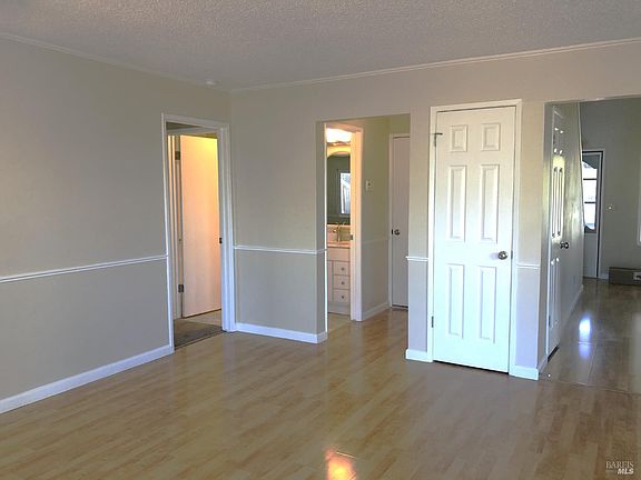 3rd image of 1508 Gladstone Way