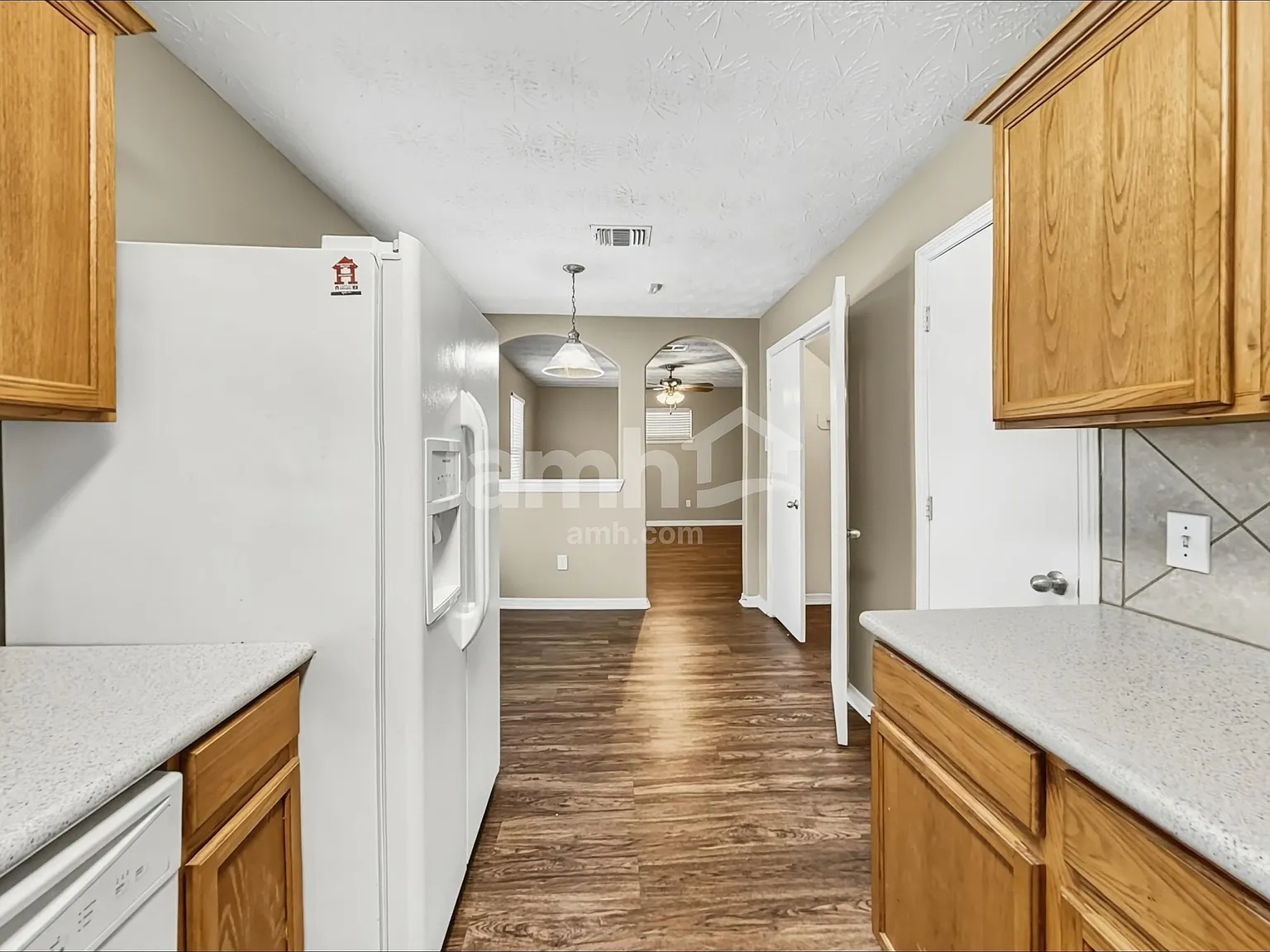 4 bed, 3.0 bath, 1971 sqft, $1,860 — Photo 4