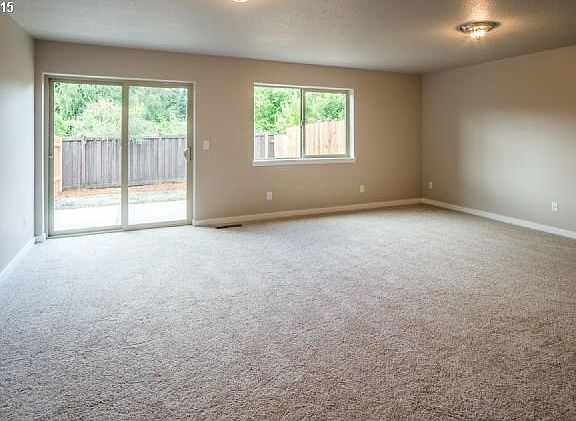 5th image of 6201 NE 70th Ct