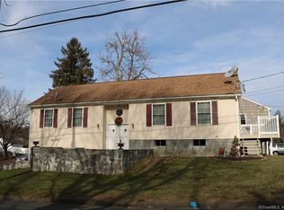 6 Meadow Rd, Trumbull, CT 06611