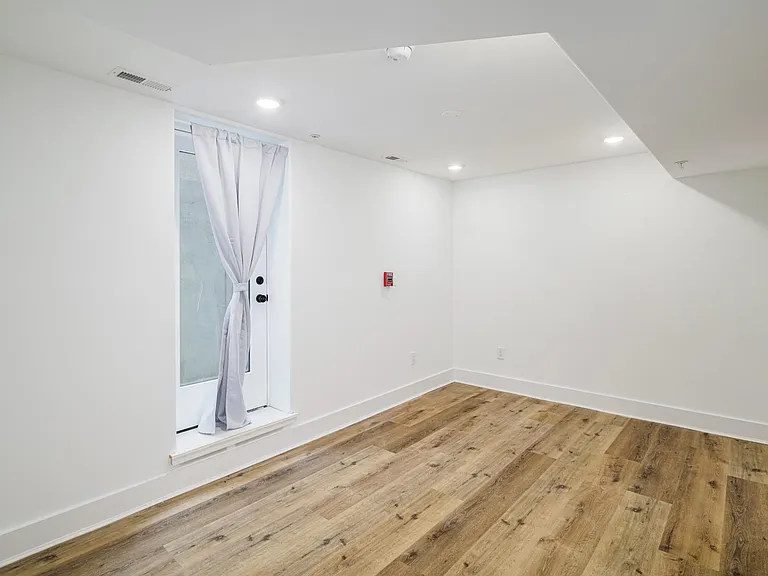 2602 W Oxford St #1 — Photo 14