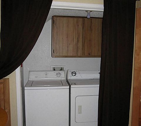 Full Sized Laundry/Storage
