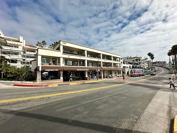 2nd image of 630 Avenida Victoria APT 205