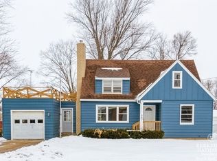 607 W McKinley St, Harvard, IL 60033