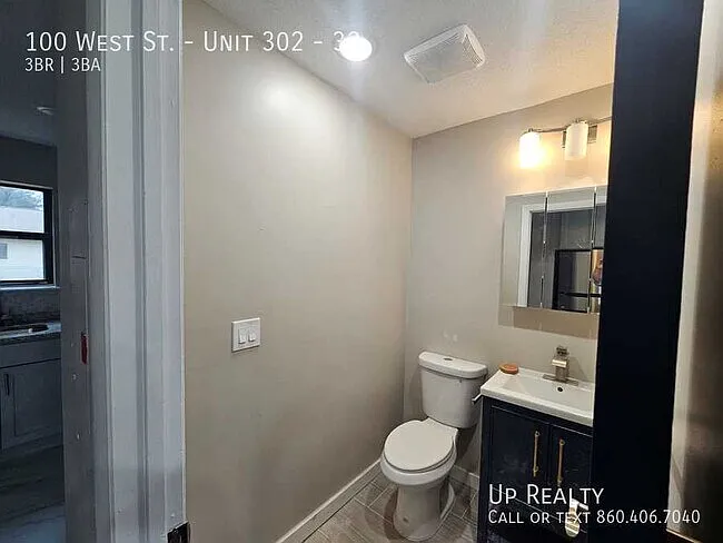 100A West St #29 — Photo 4