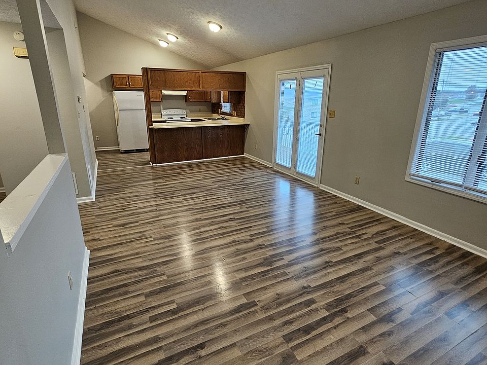 1st image of 1655 Foxhaven Dr