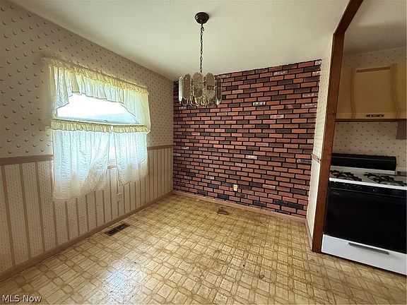 4th image of 7004 Roe Blvd