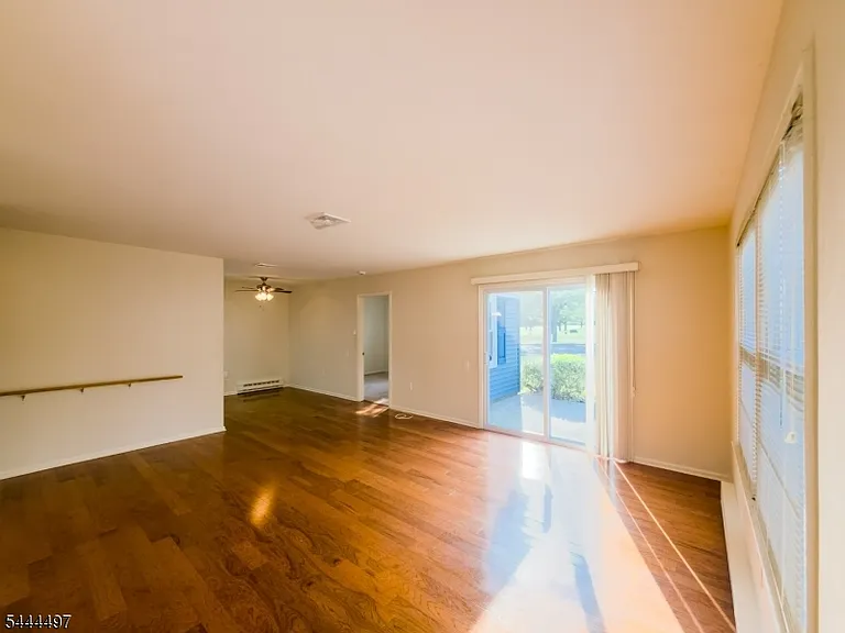 227A Manchester Ln — Photo 2
