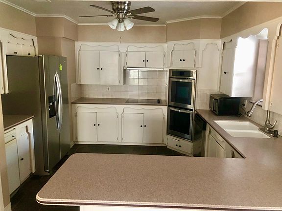 5th image of 1702 Manchester Dr