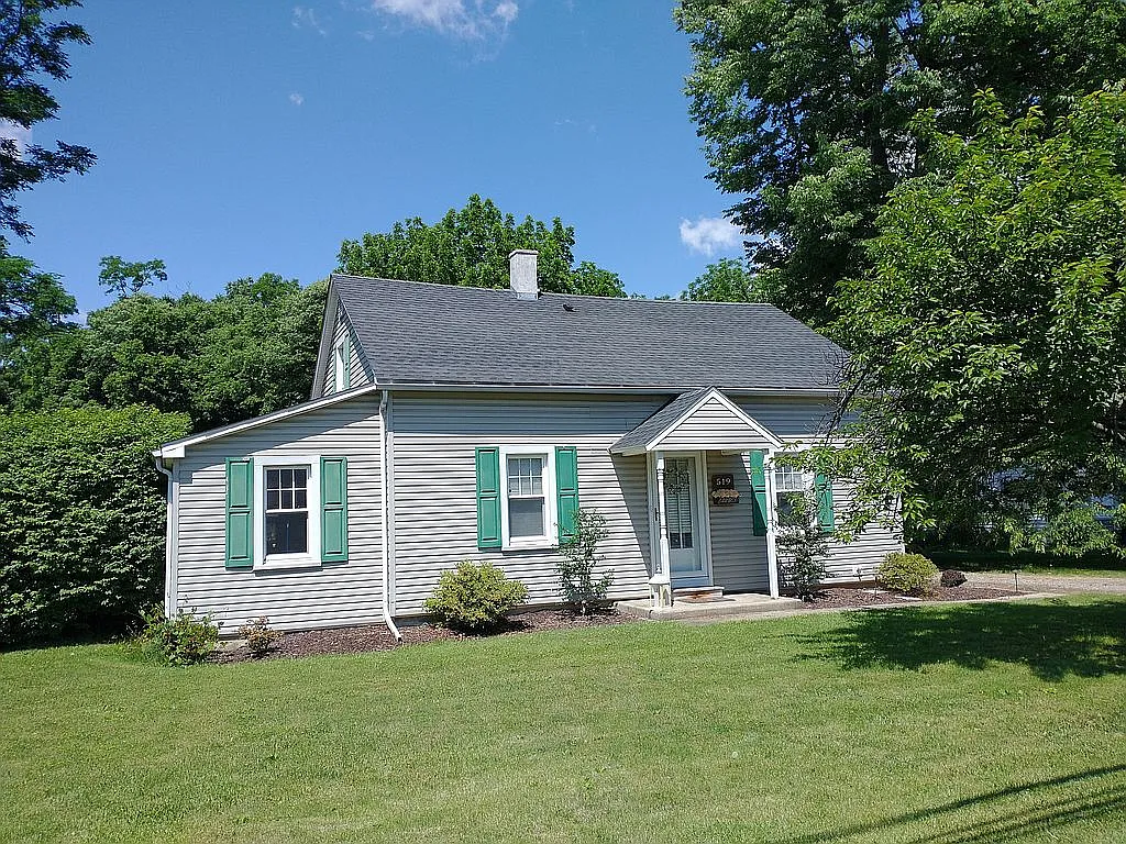 519 Hogestown Rd photo 1