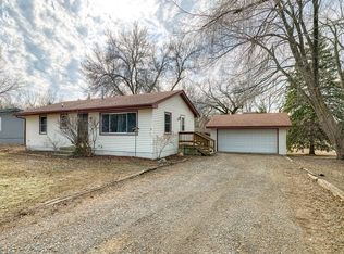 102 Lakeview Cir, Buffalo, MN 55313