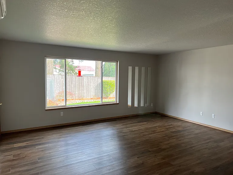 918 College St #918 — Photo 3