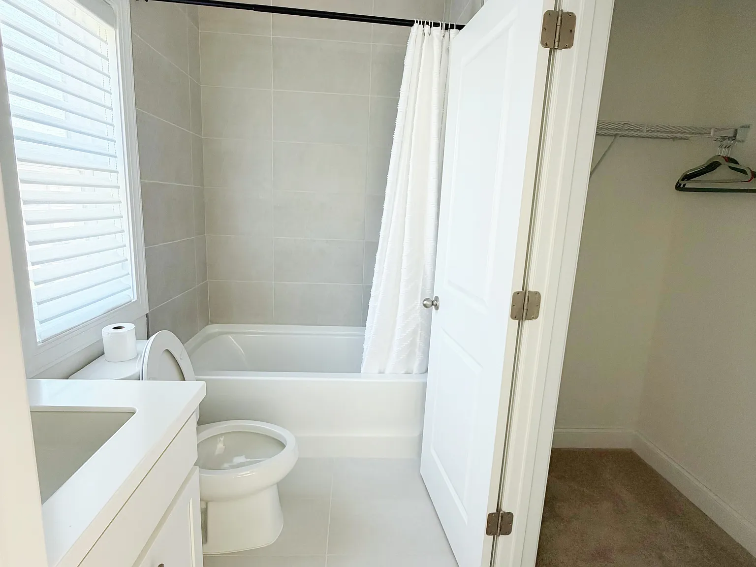 5 bed, 3550 sqft, $900 — Photo 4