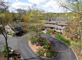 65 E Lake Rd, Kinnelon, NJ 07405