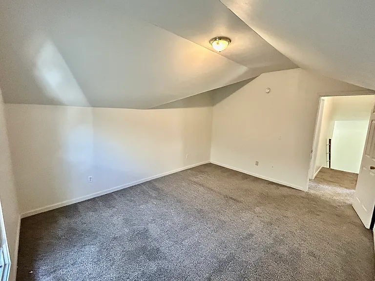 552 W 5th St #3 — Photo 7
