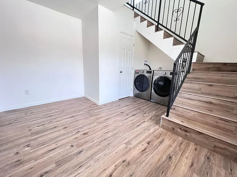 653 1/2 Maltman Ave — Photo 4