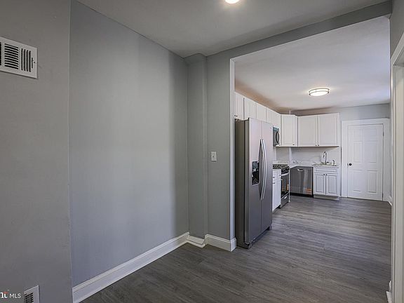 2nd image of 304 S Franklintown Rd