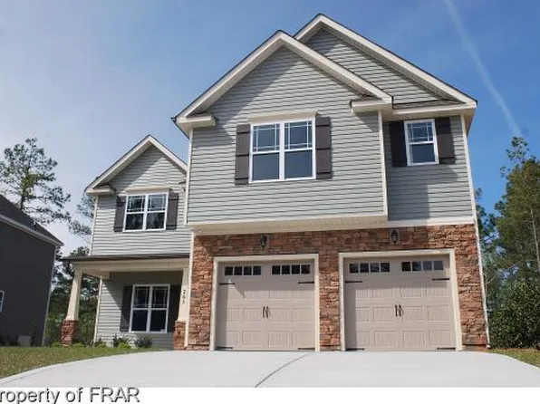 261 Falls Creek Dr, Spring Lake, NC 28390