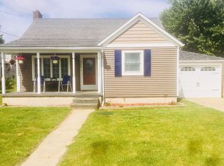 608 S Line St, Chesaning, MI 48616